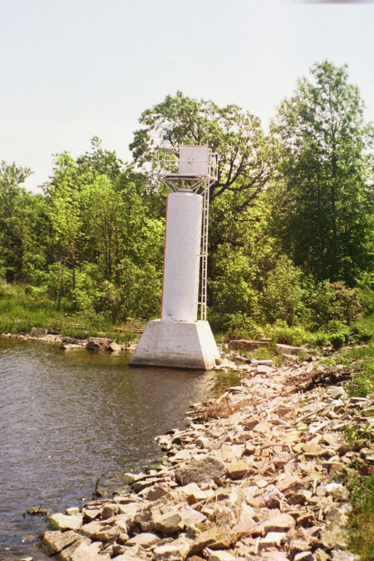 dowker island, navigation light 1981